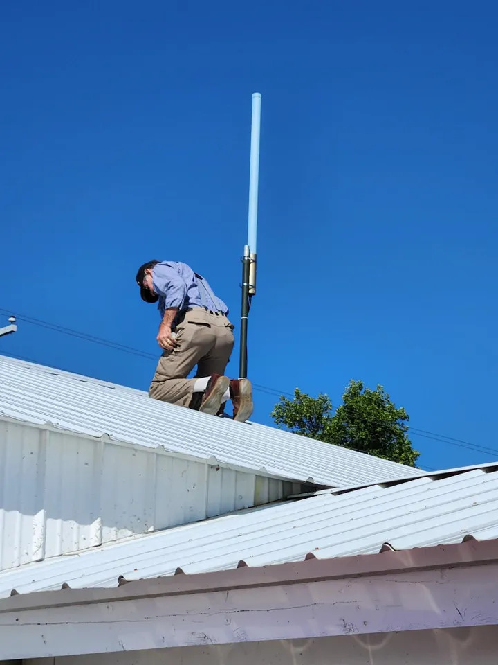 Jack-on-roof-at-Cusick.jpg 