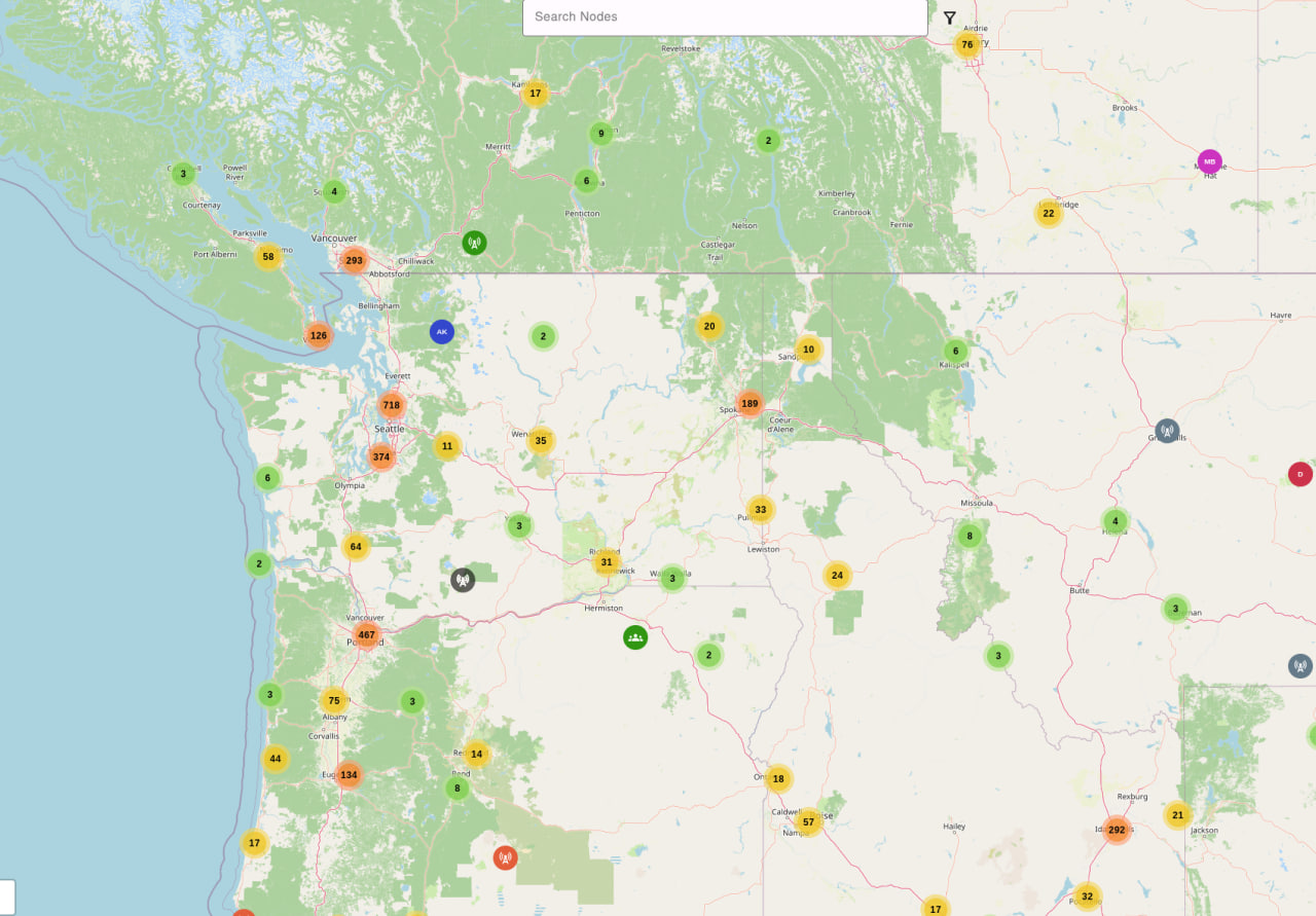 Global MeshCore node map centered on the Pacific Northwest